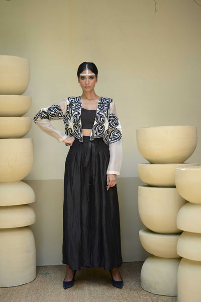 The eye of the leaf jacket and pants sets.