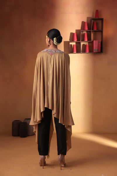 Shaam-e-noor cape with cigarette pant